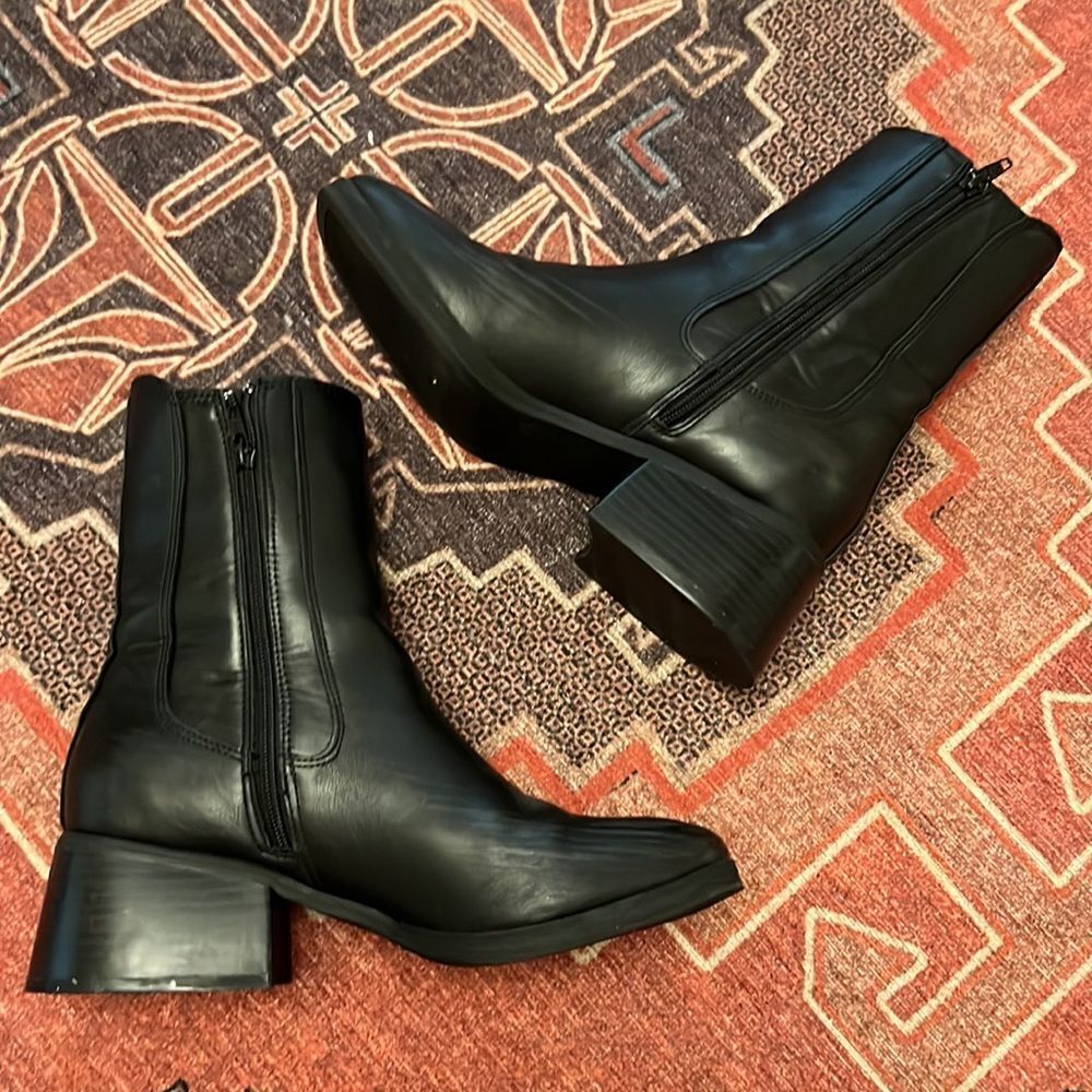 Journee Collection Desree Square Toe Black Boots - Picture 3 of 7
